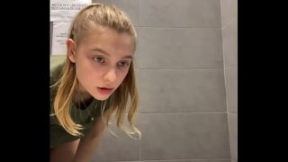 Hardcore fucking with huge dildo and squirt